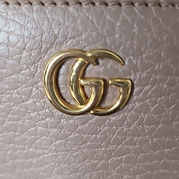 💯 Authentic Gucci Zipped Long Wallet 🍀 - Picture 5 of 14